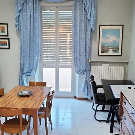 -downtown Apartment- 500m From The Sea - Ebikes - Next To Conero Natural Park أنكونا